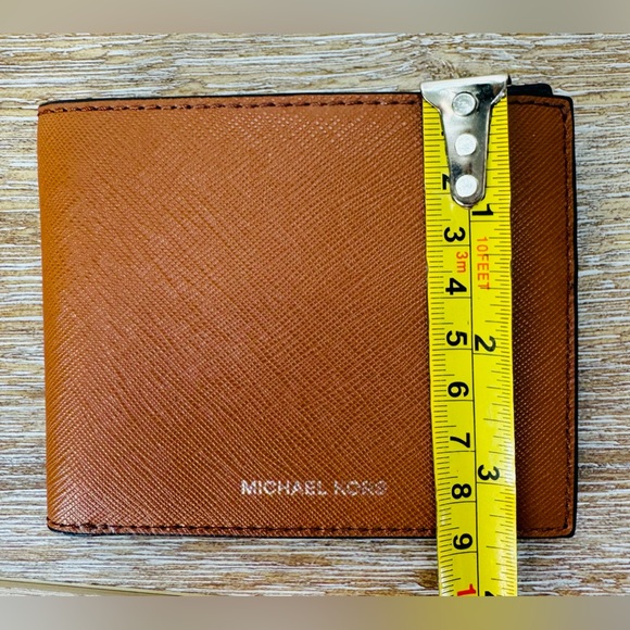 Michael Kors Men’s Slim Wallet - Brown Camel with Black Interior - Picture 8 of 9